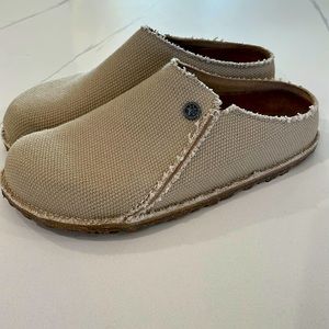 Birkenstock tan clogs size 40